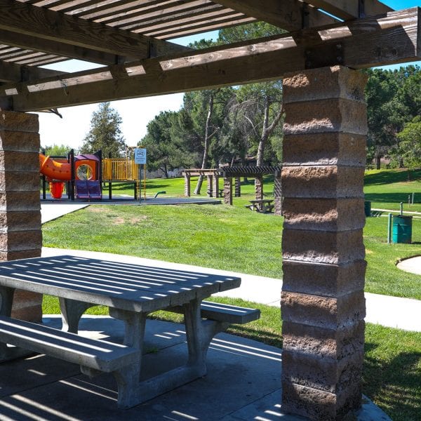 A picture of the Frank G. Bonelli Regional Park picnic table