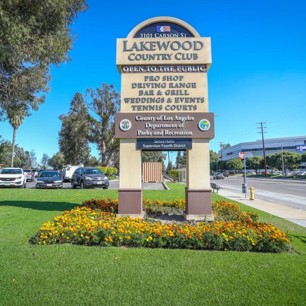 Lakewood Country Club sign